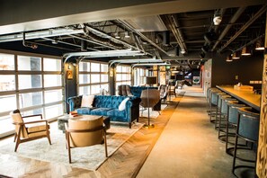 Lobby lounge - Gravity Haus Breckenridge (Breckenridge)
