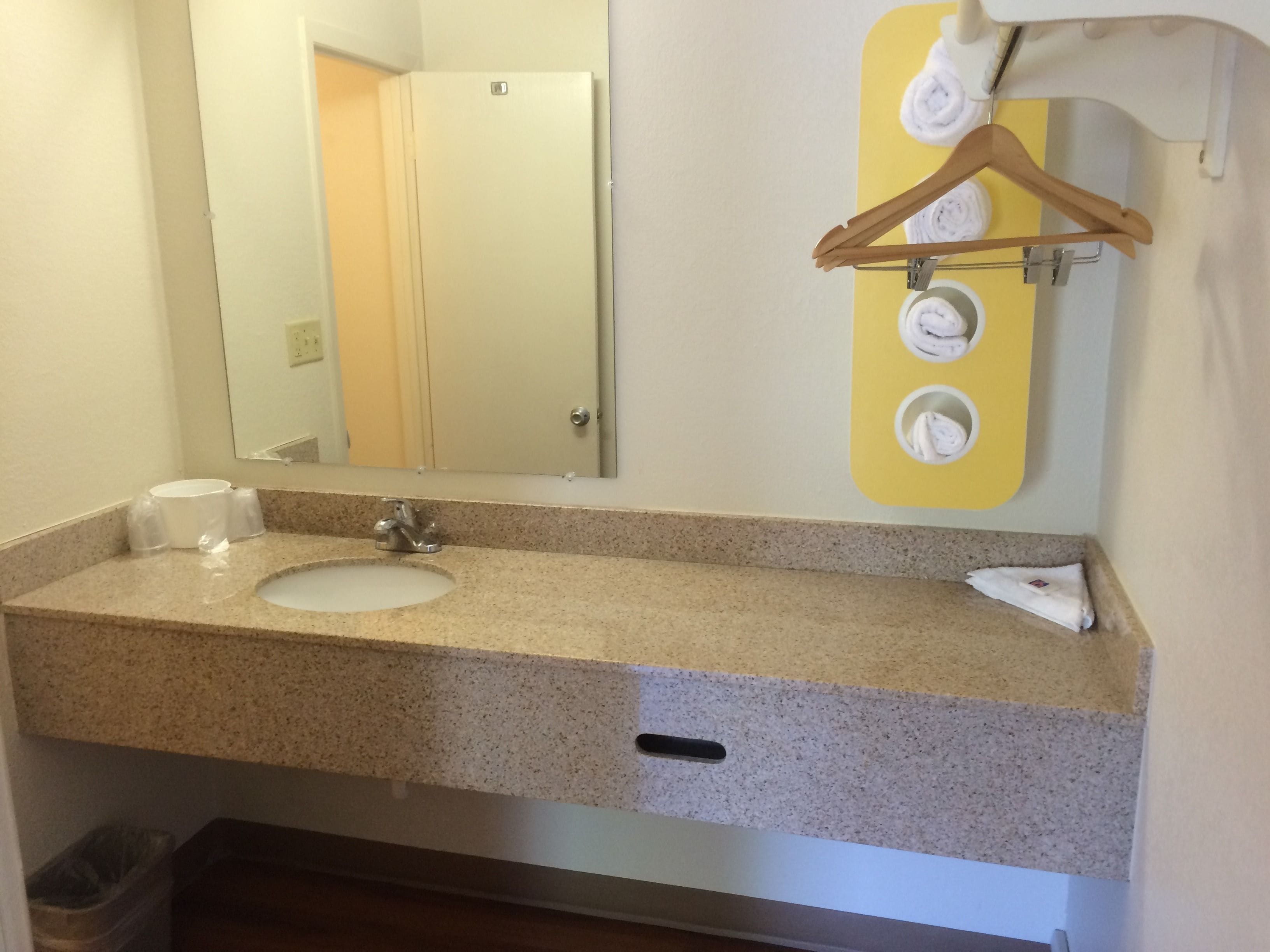 Schreibtisch, kostenloses WLAN, Bettwäsche