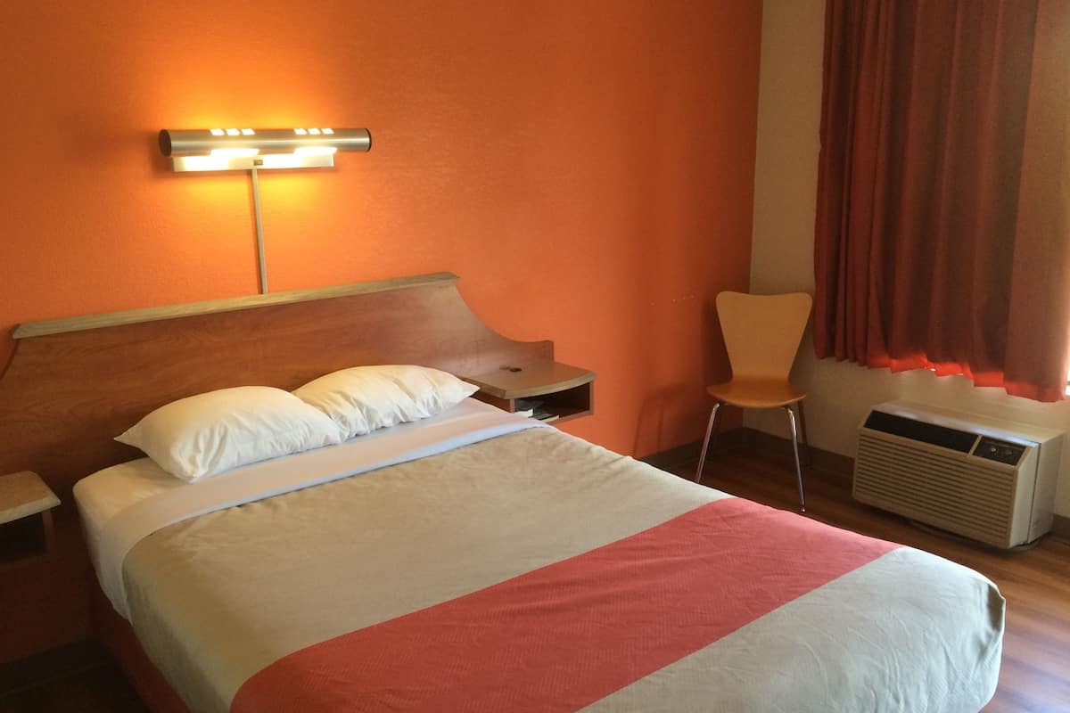 Schreibtisch, kostenloses WLAN, Bettwäsche