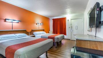 Escritorio, wifi gratis, ropa de cama