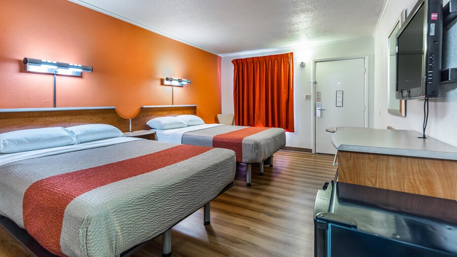 Motel 6 Mount Vernon, IL