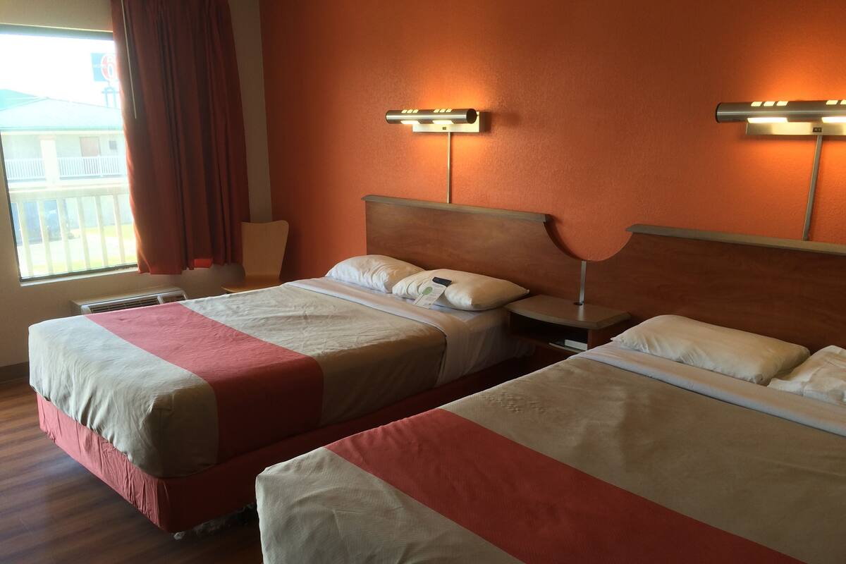 Schreibtisch, kostenloses WLAN, Bettwäsche