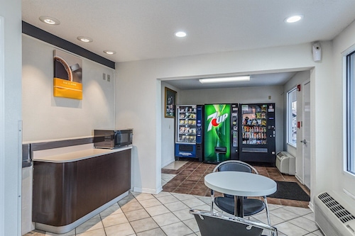 Motel 6 Mount Vernon, IL