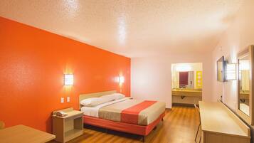 Habitación, 1 cama doble, fumadores, frigorífico y microondas | Escritorio, wifi gratis, ropa de cama