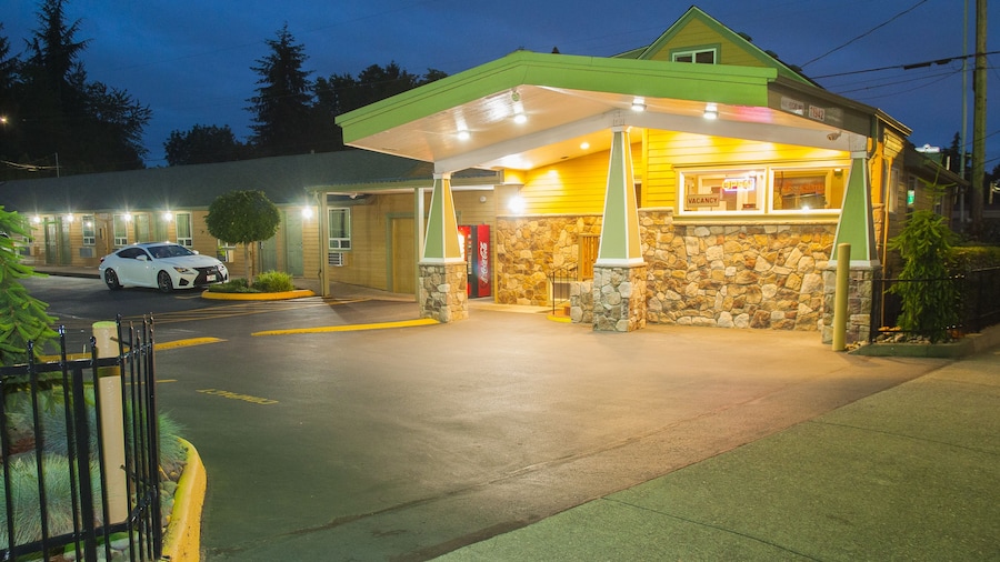 Nordic Inn & Suites