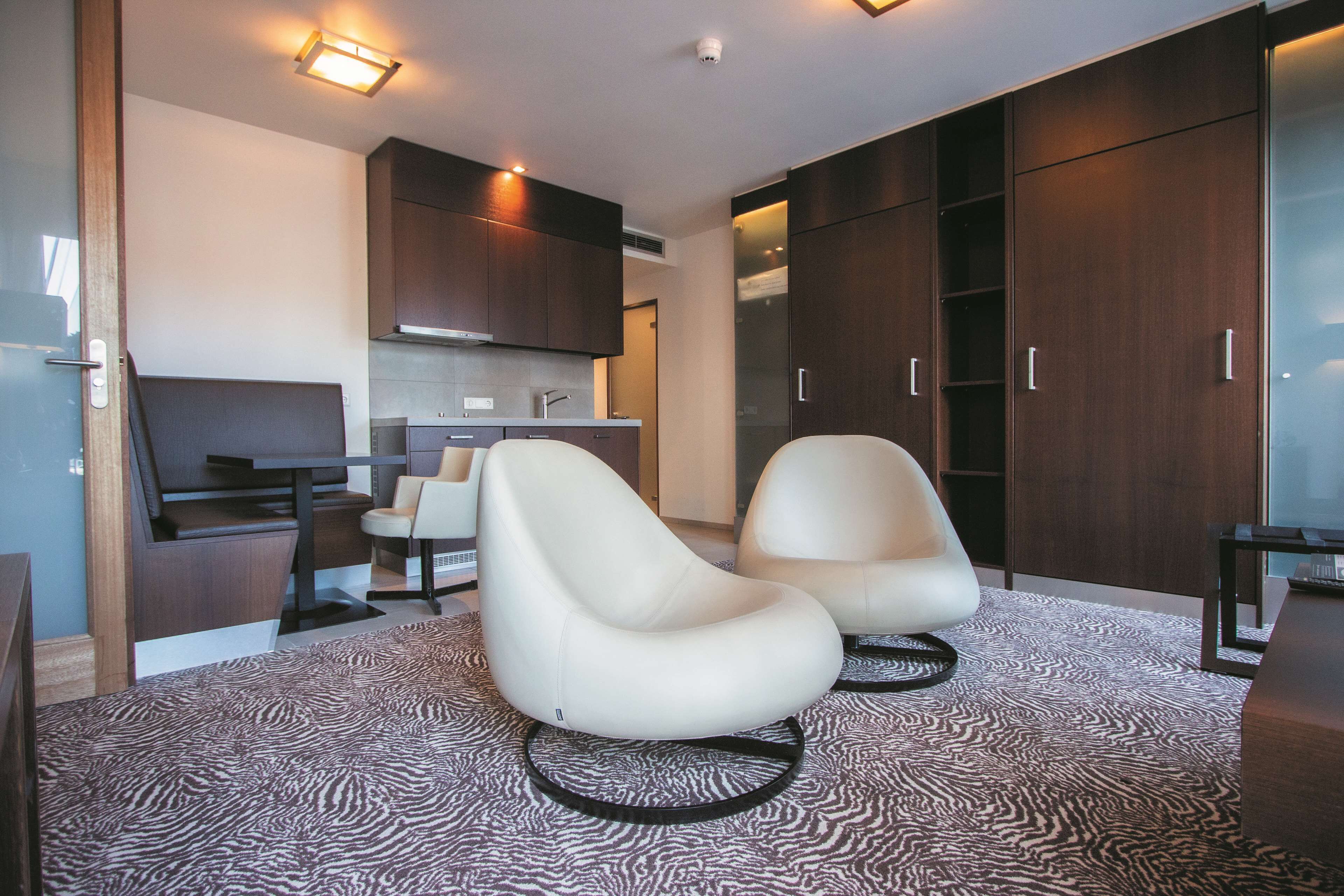 apartment, multiple beds, kitchen | 1 bedroom, desk, laptop workspace, blackout curtains