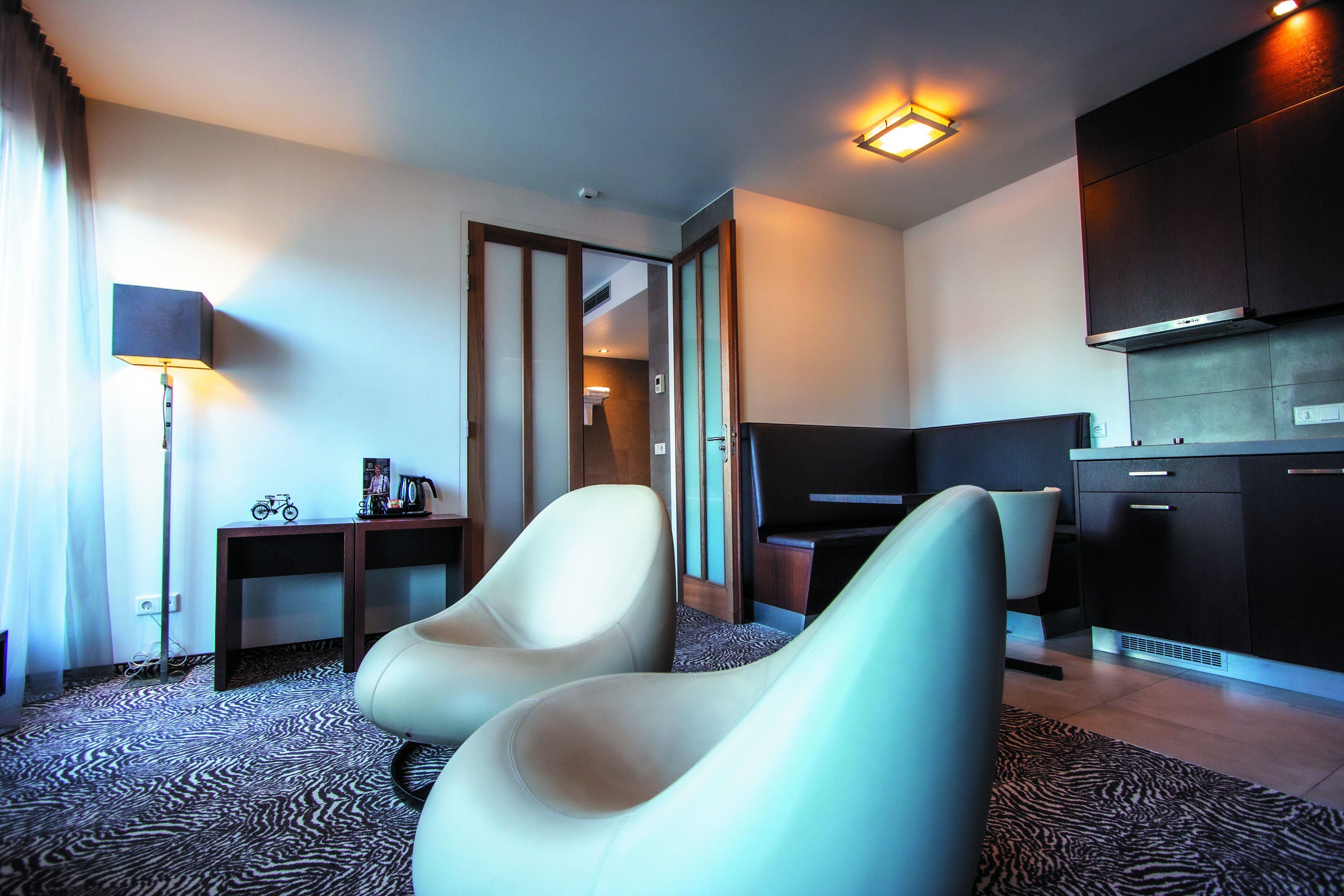 1 bedroom, desk, laptop workspace, blackout curtains