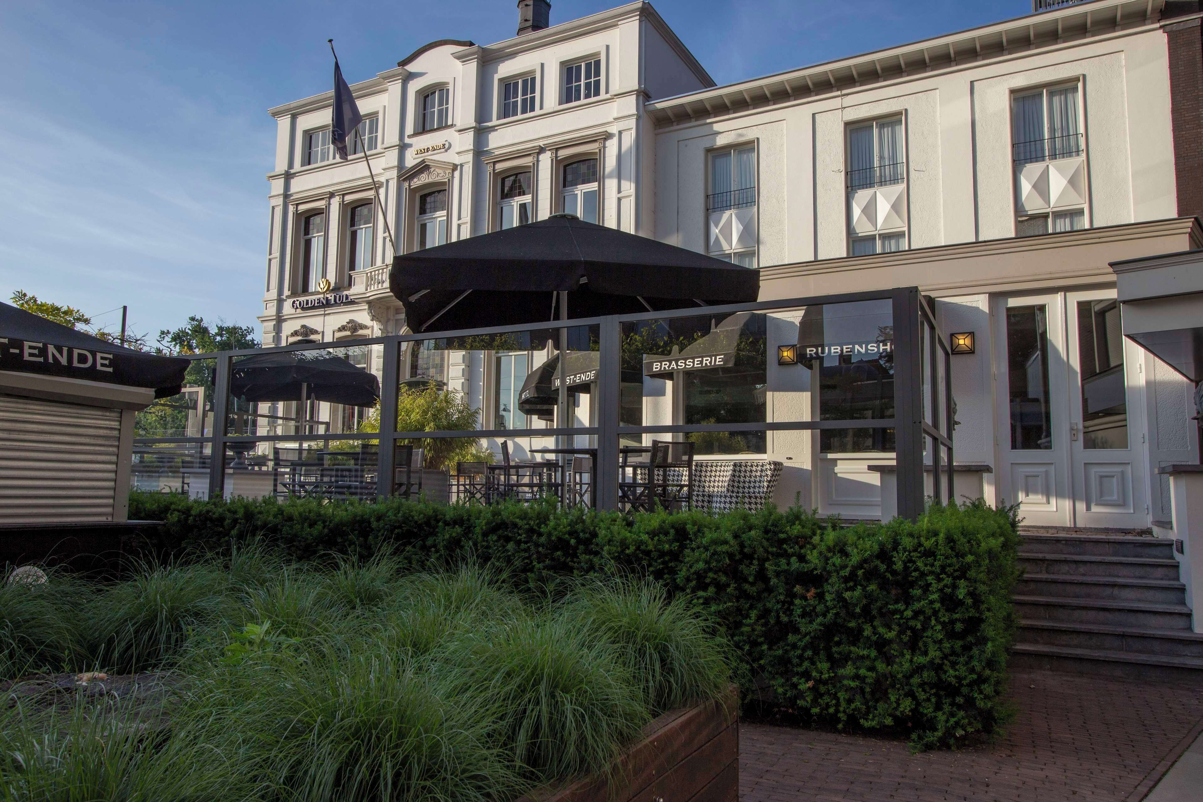 lunch and dinner served