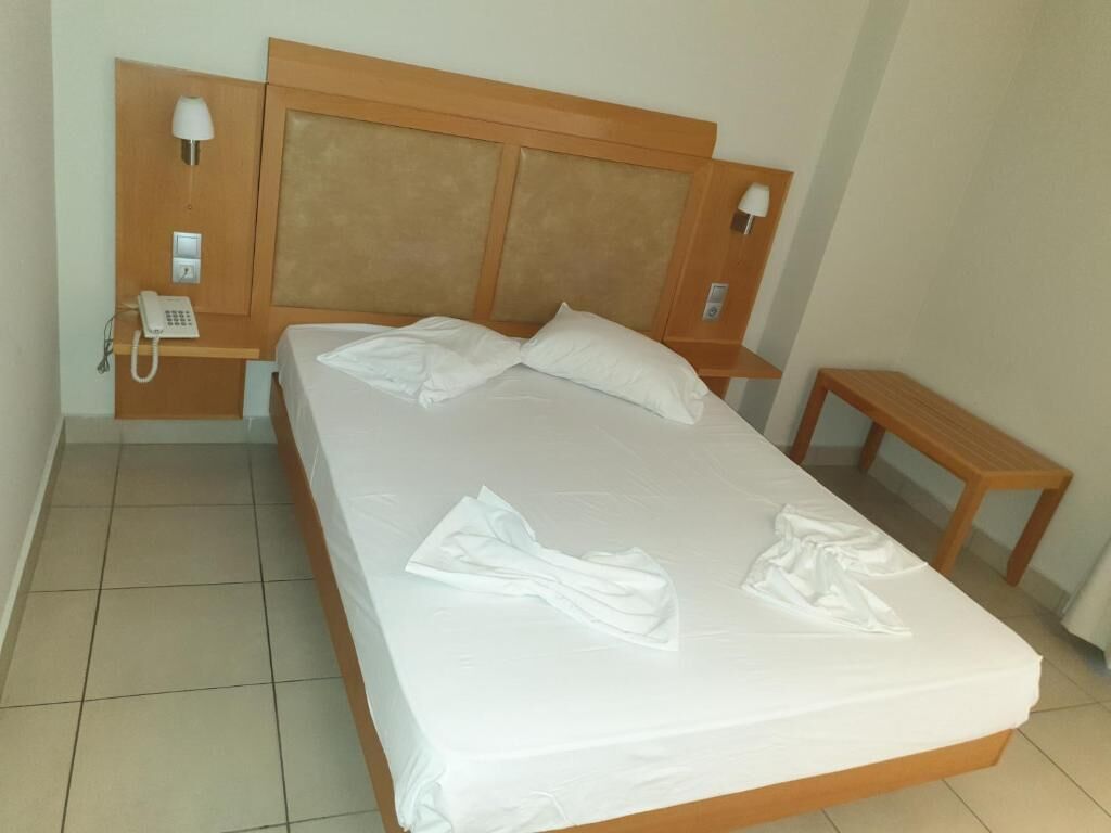 Cribs (free), WiFi (free), bed sheets