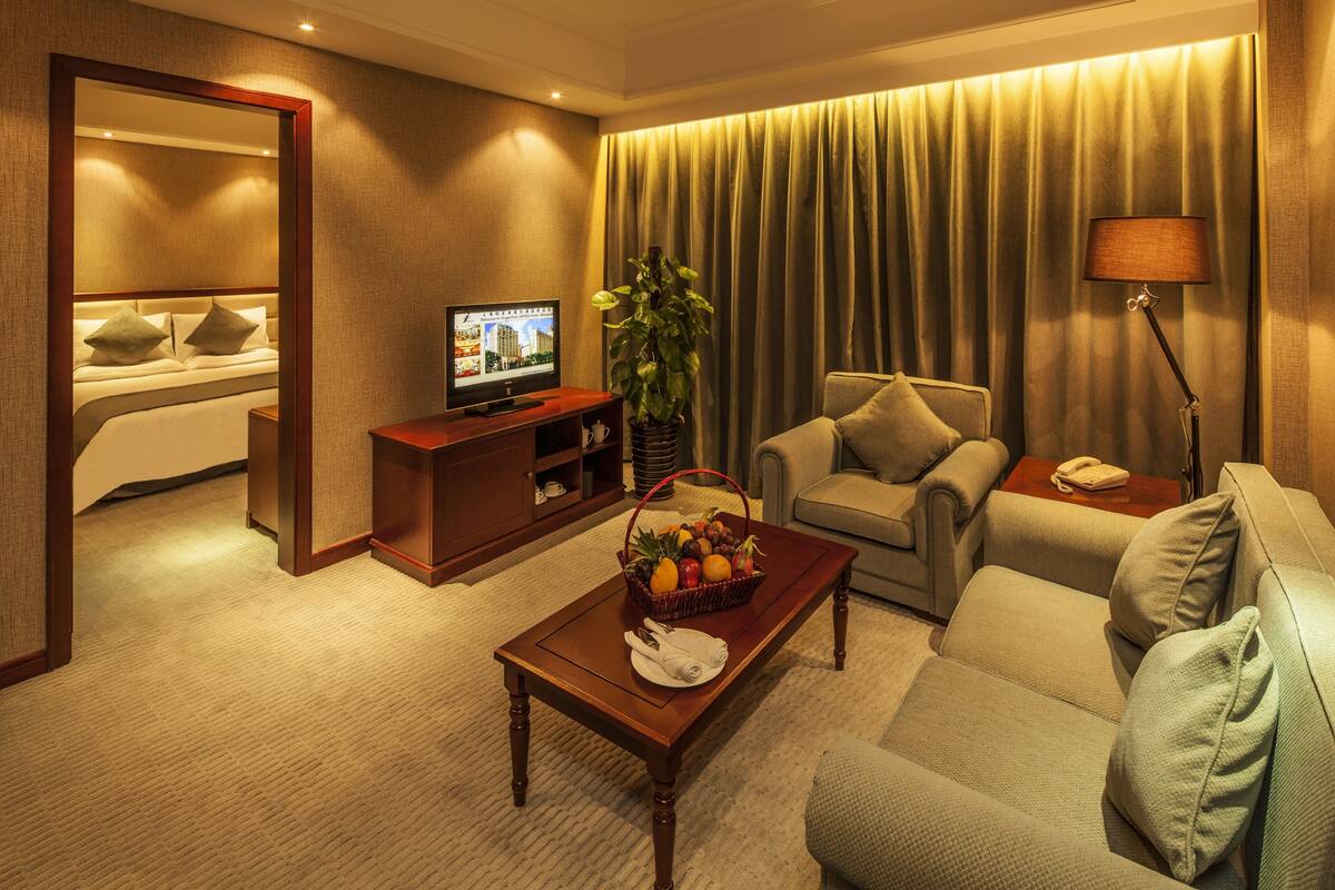 Executive suite, 1 slaapkamer | Hypoallergeen beddengoed, een minibar, een kluis op de kamer