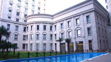Seasonal outdoor pool