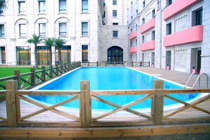 Seasonal outdoor pool - Grand Park Jia You (Shanghai)