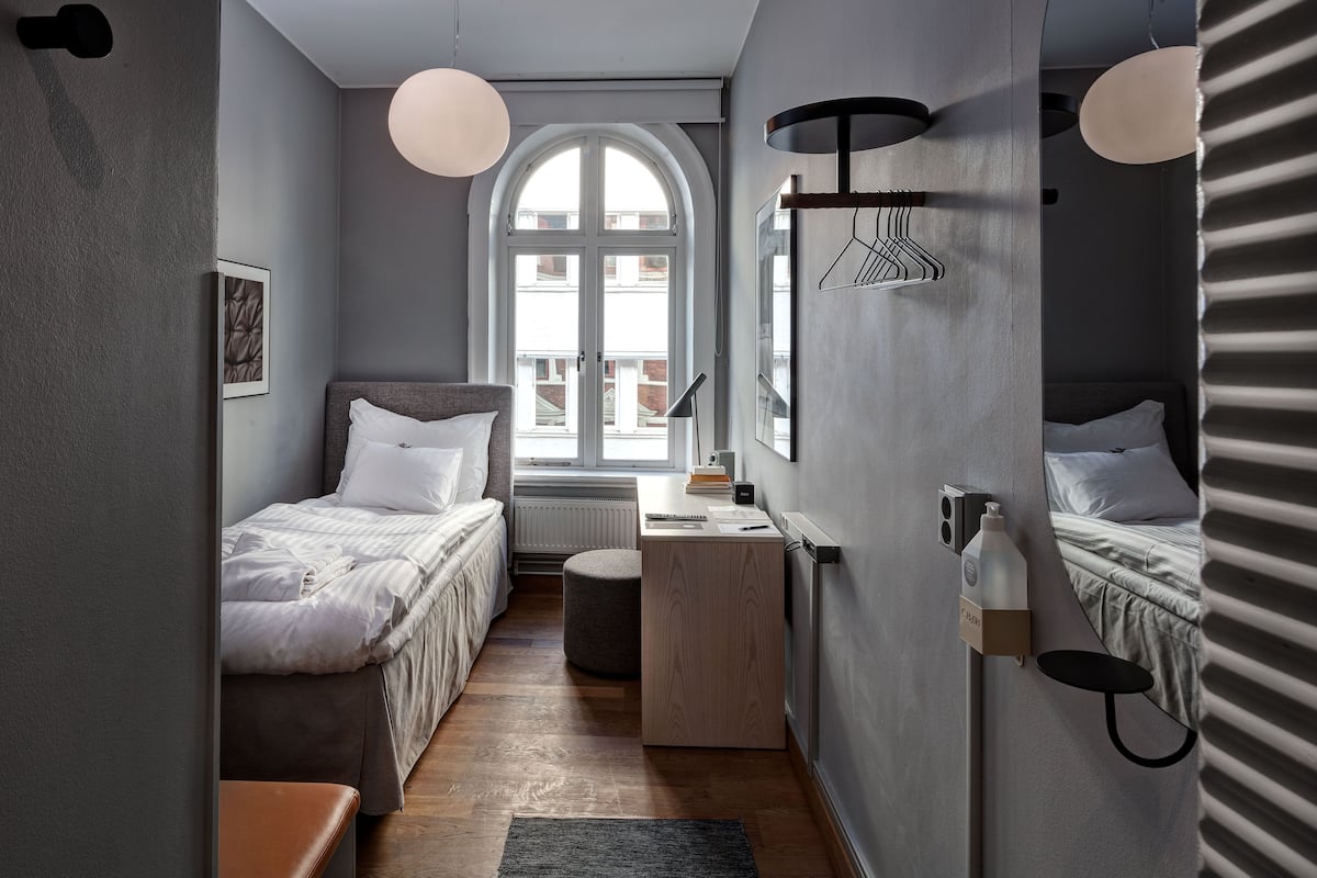 1 bedroom, premium bedding, down duvets, in-room safe