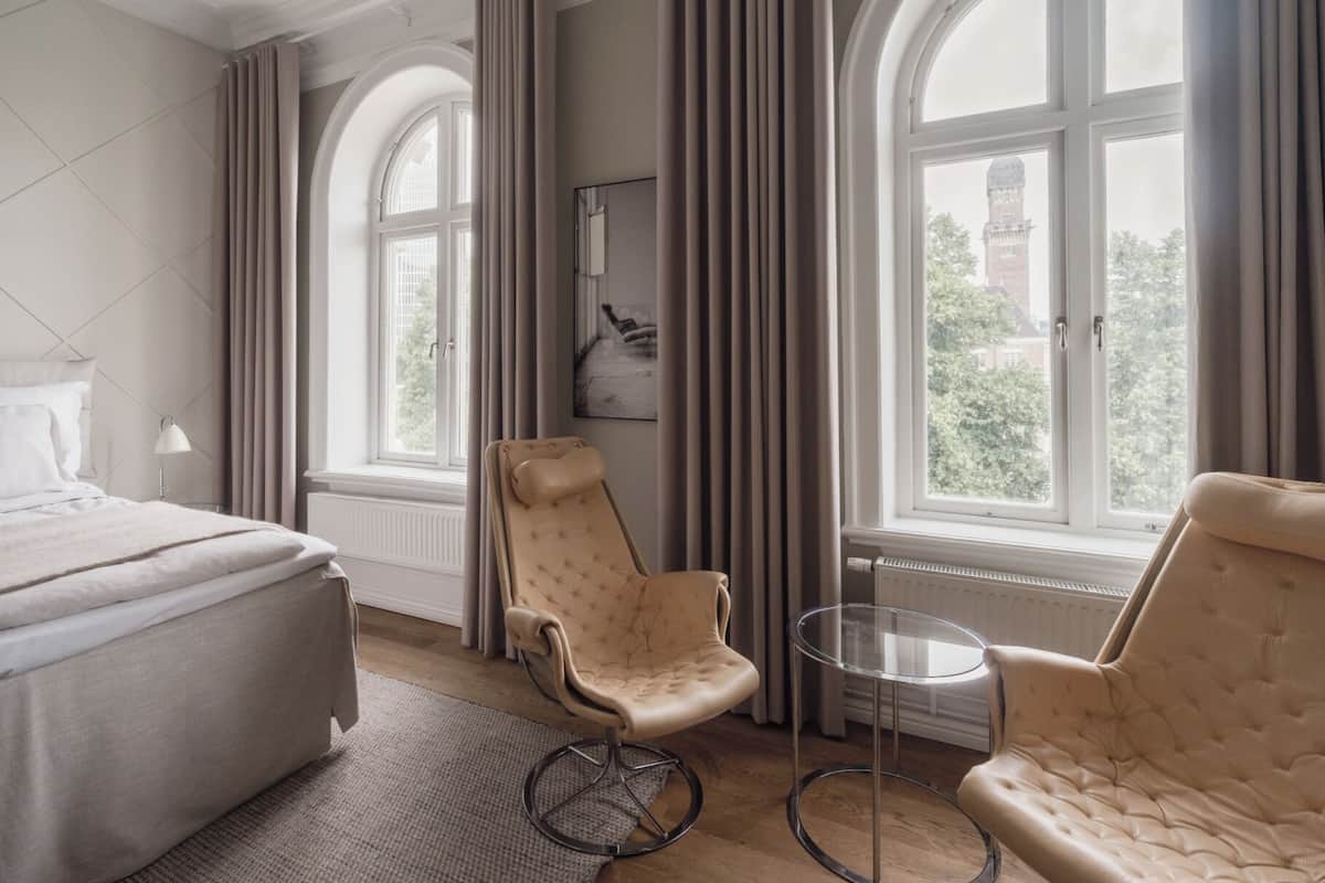 deluxe double room, harbour view | 1 bedroom, premium bedding, down duvets, in-room safe