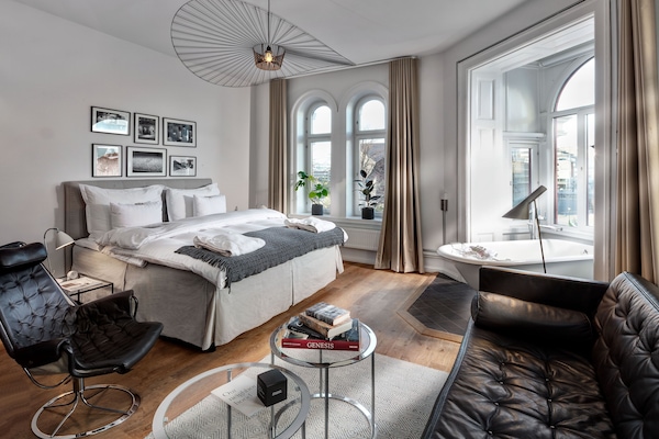 1 slaapkamer, luxe beddengoed, donsdekens, een kluis op de kamer