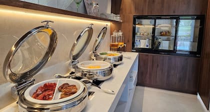 Best Western Newmarket Inn & Suites