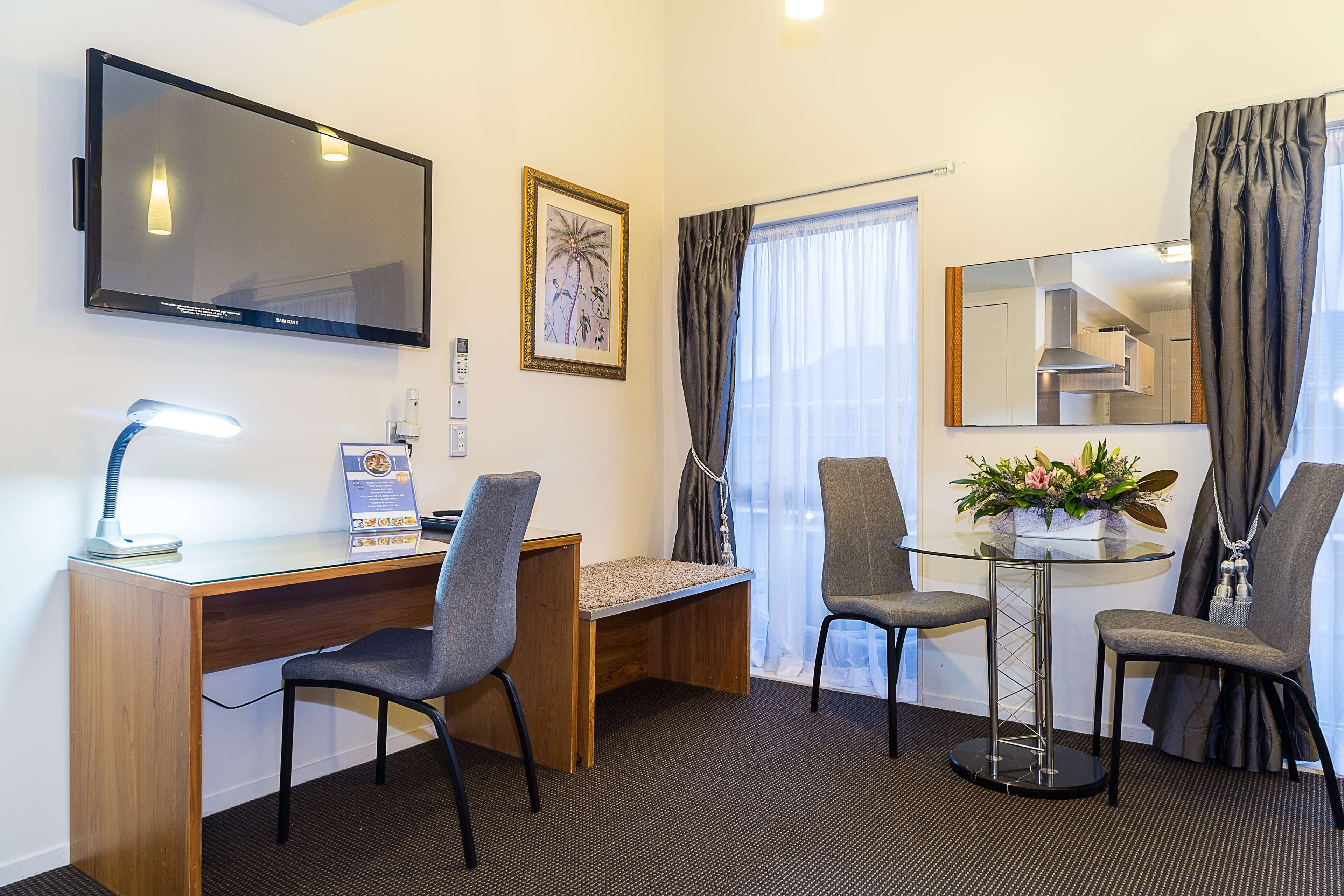 Photo - Best Western Newmarket Inn & Suites