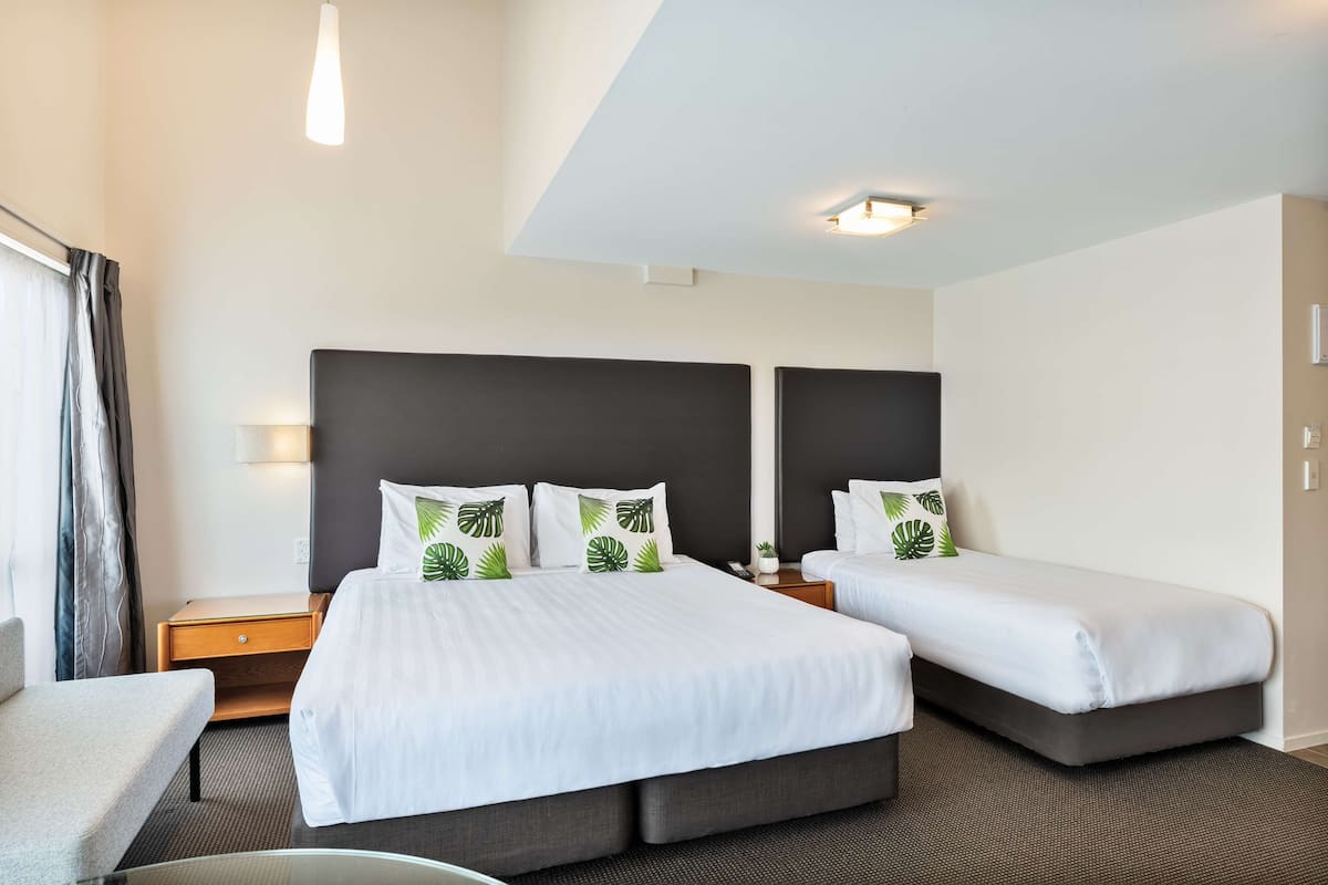 1 Schlafzimmer, hochwertige Bettwaren, individuell dekoriert
