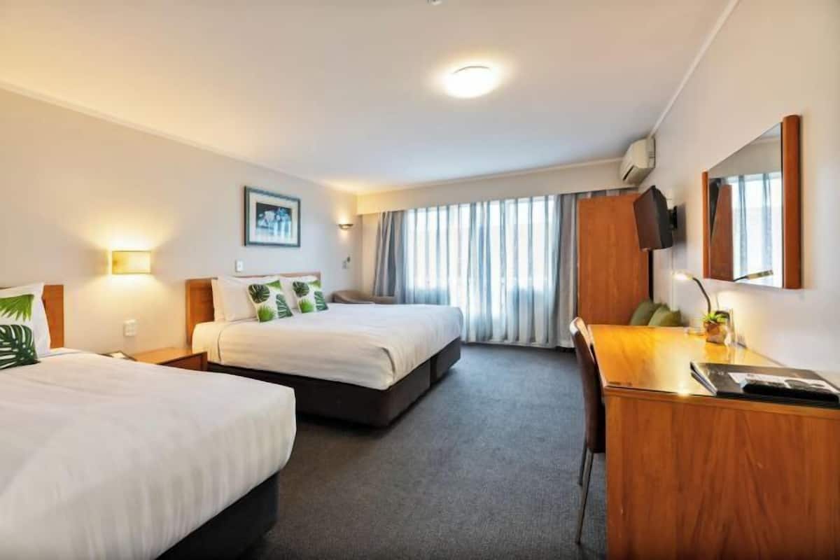 1 Schlafzimmer, hochwertige Bettwaren, individuell dekoriert