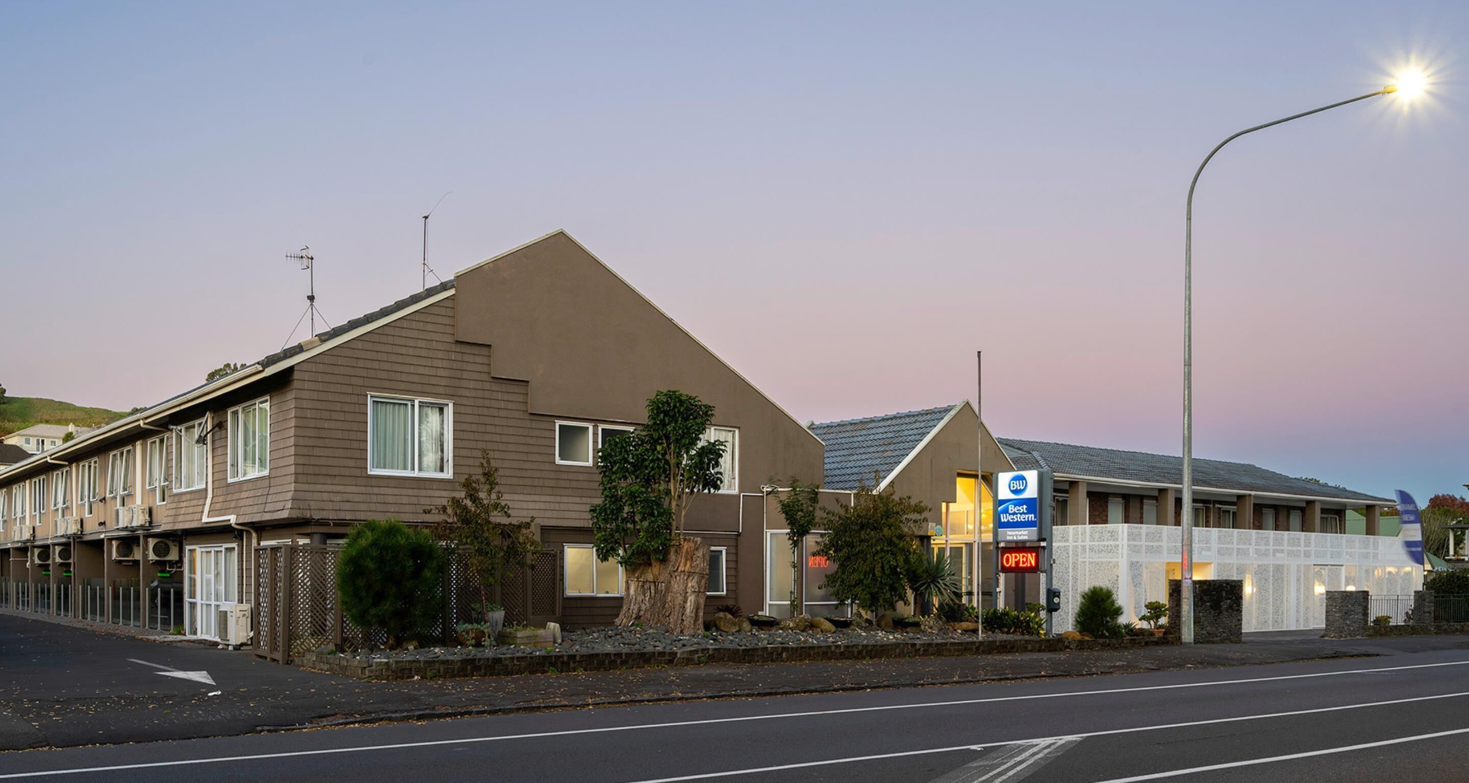 Photo - Best Western Newmarket Inn & Suites