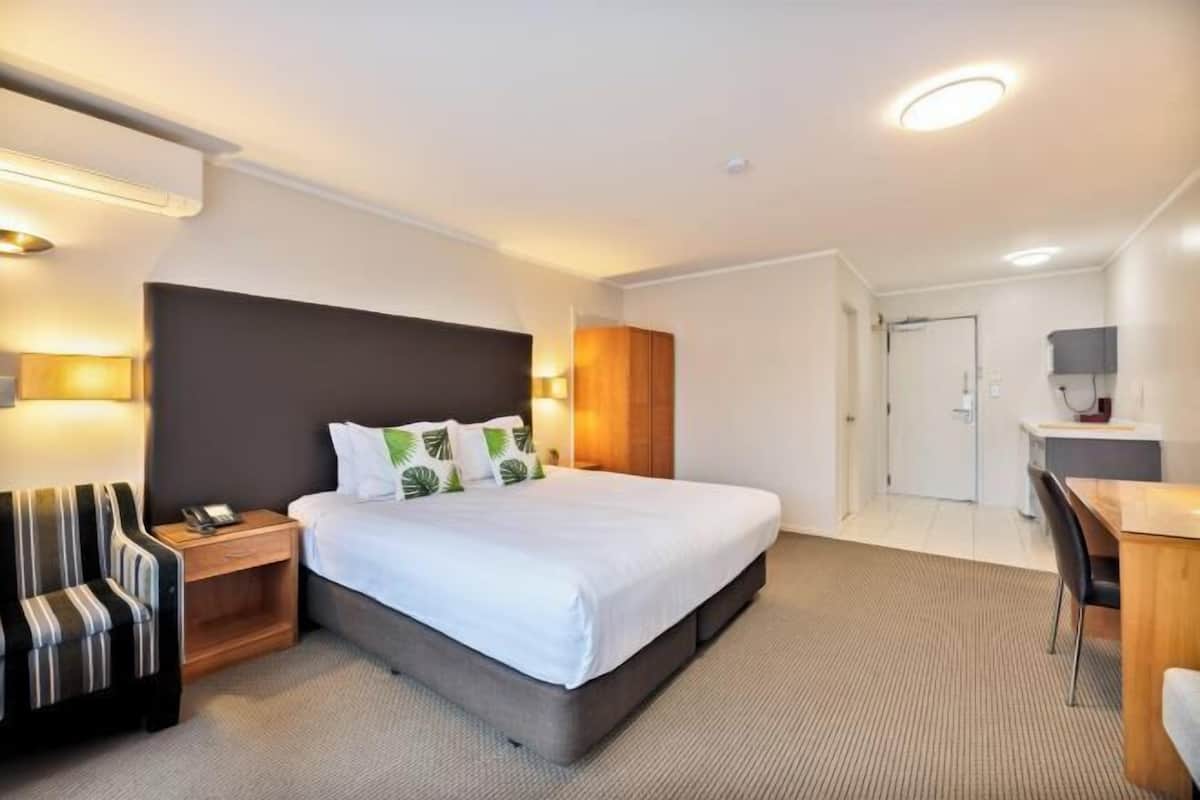 Premium bedding, desk, blackout drapes, iron/ironing board