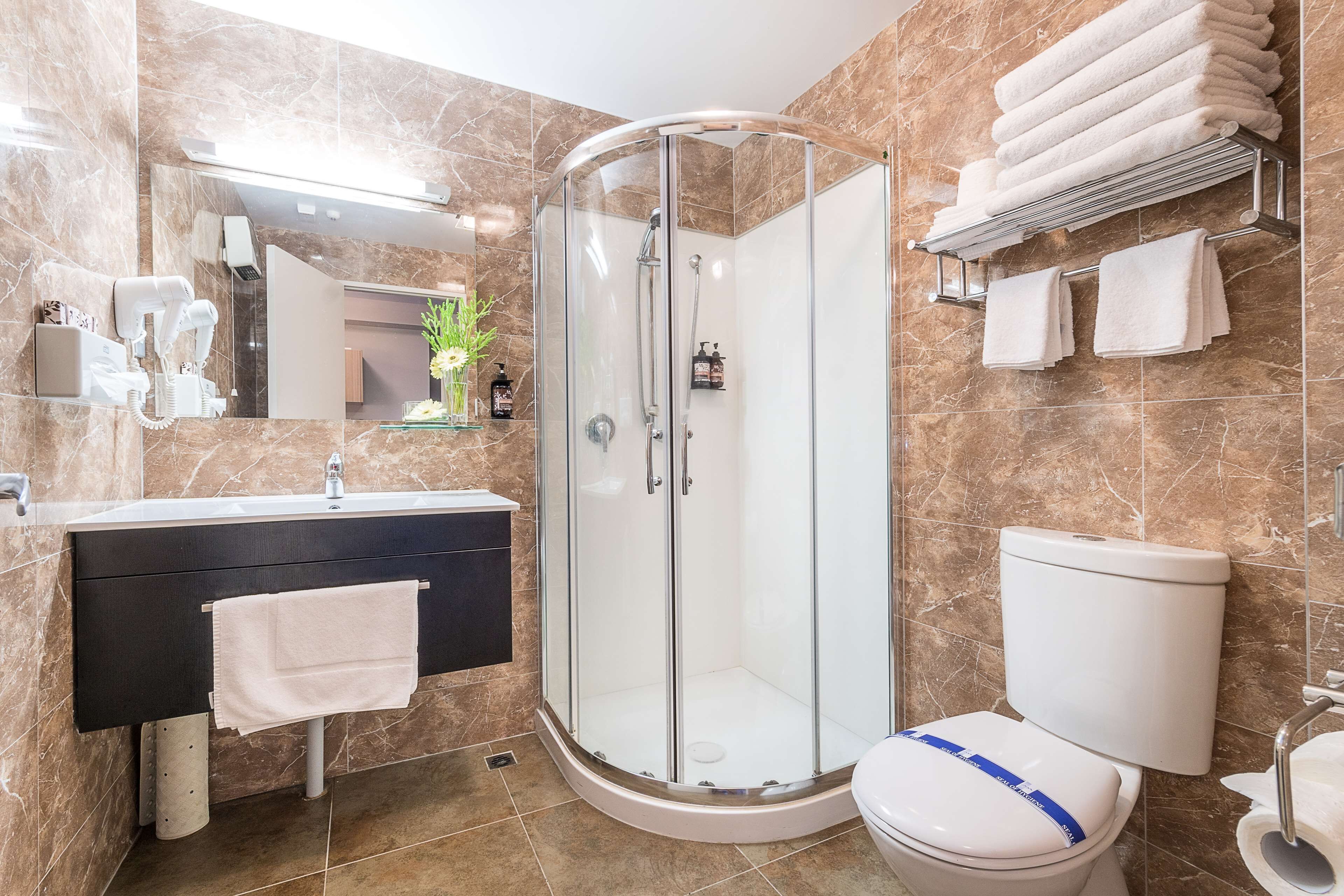 Photo - Best Western Newmarket Inn & Suites