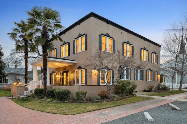 숙박 시설 정면