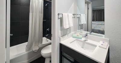 Studio 6 Suites San Ysidro, CA -San Diego South Bay