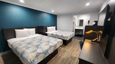 Studio 6 Suites San Ysidro, CA -San Diego South Bay