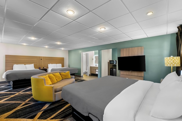 Room, Multiple Beds, Non Smoking | Desk, iron/ironing board, rollaway beds (surcharge), WiFi (free)