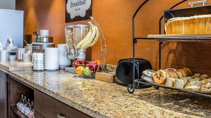 MainStay Suites Coralville - Iowa City