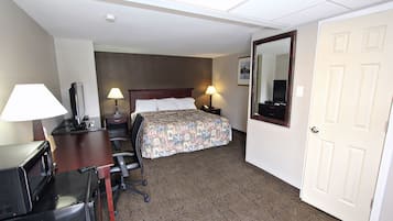 Single Room, 1 King Bed, Non Smoking | Iron/ironing board, free WiFi, bed sheets