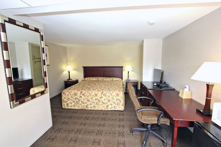 Single Room, 1 King Bed, Smoking | Iron/ironing board, free WiFi, bed sheets