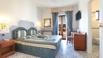 Standard-dobbeltværelse | Minibar, pengeskab på værelset, gratis Wi-Fi