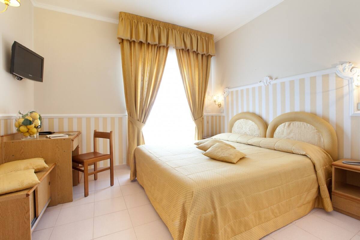 economy double room | minibar, in-room safe, free wifi