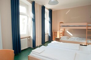 Free WiFi, bed sheets - Acama Schöneberg Hotel+hostel (Berlin)