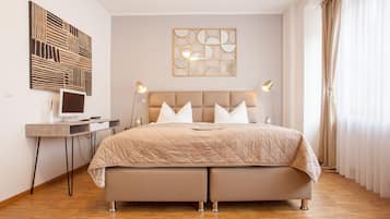 Deluxe Room, 1 Bedroom | 1 bedroom, premium bedding, down comforters, desk