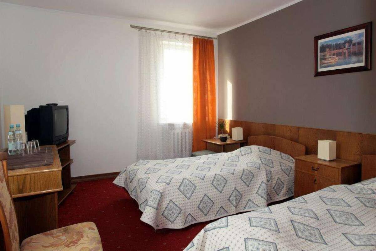 Roupas de cama premium, escrivaninha, ferros/tábuas de passar roupa