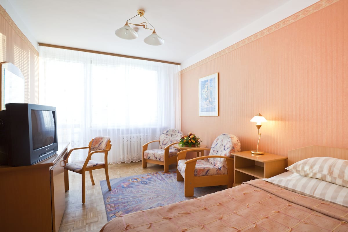 Budget Single Room, 1 Twin Bed | Pemandangan jalan