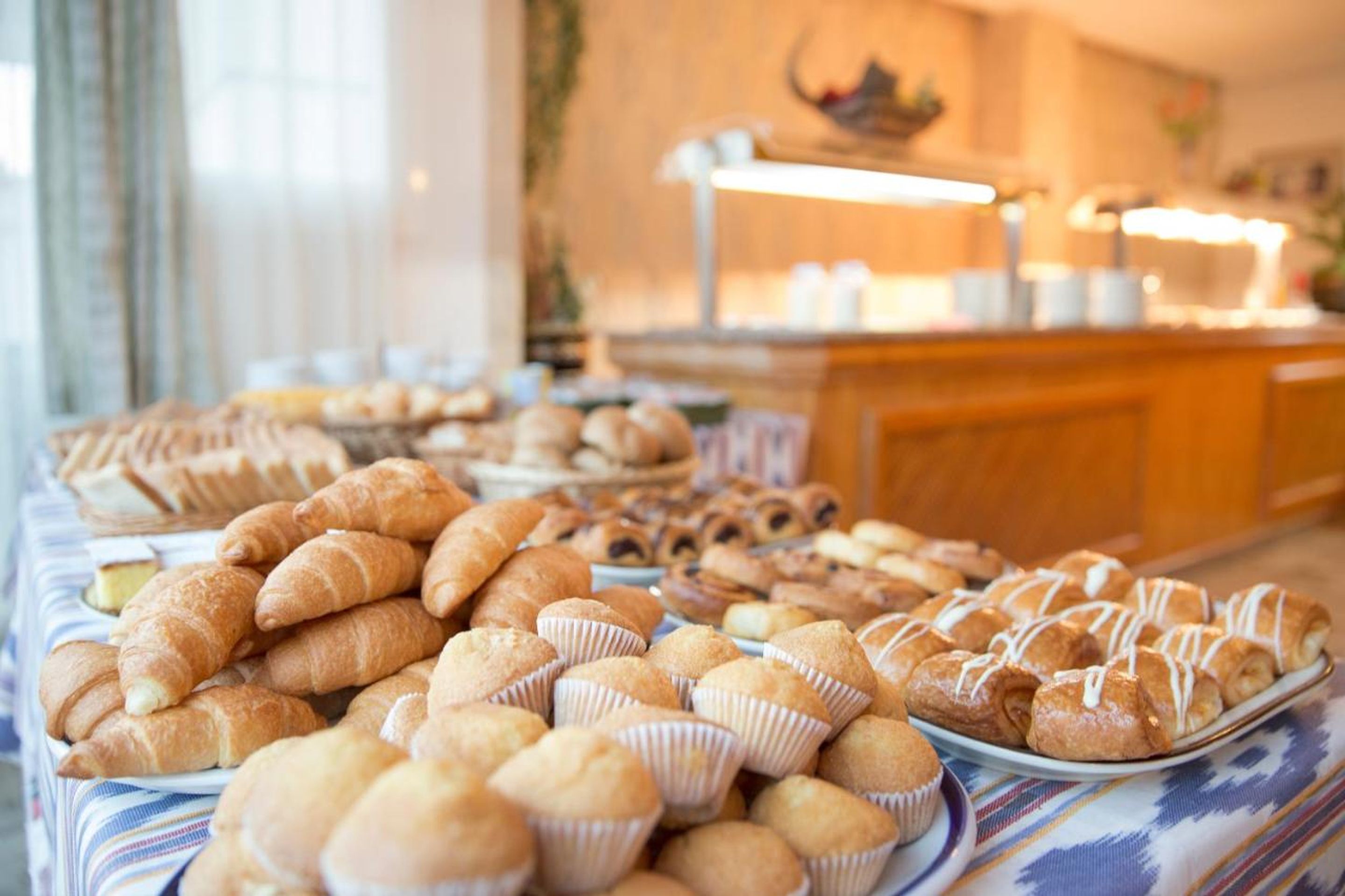 Desayuno continental incluido todos los días 