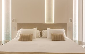 Standard Apartment, 1 Bedroom, Balcony (2 adults) | In-room safe, blackout curtains, iron/ironing board - Marins Playa (Son Servera)