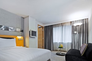 Family Quadruple Room | Premium bedding, in-room safe, desk, soundproofing - Kew Green Hotel Wanchai HK (Hong Kong)