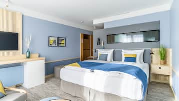 1 bedroom, hypo-allergenic bedding, free minibar, in-room safe