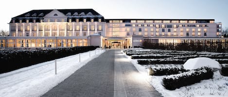 Façade de lâhĂ©bergement - soirĂ©e/nuit