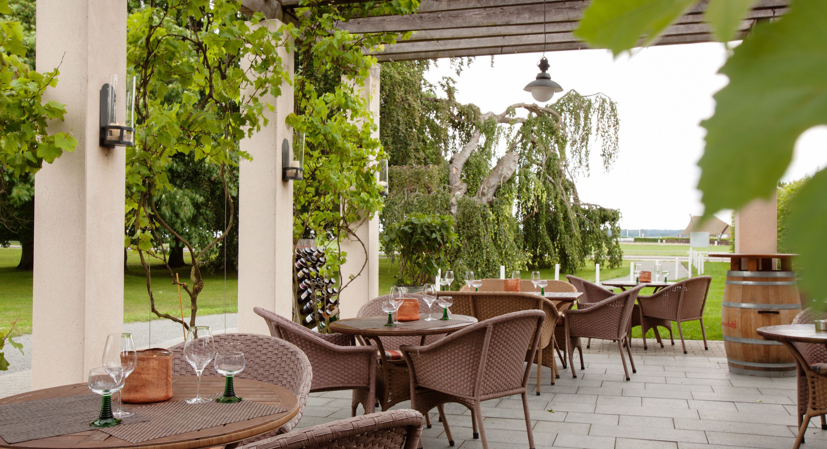 2 restaurants, breakfast served, local and international cuisine