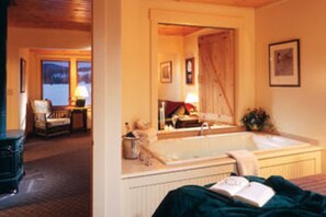 Ferienhaus (The Pisgah Lakefront Cottage) | Badezimmer