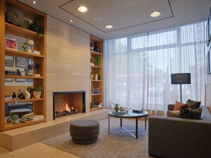 Lobby lounge - Adina Apartment Hotel Berlin CheckPoint Charlie (Berlin)