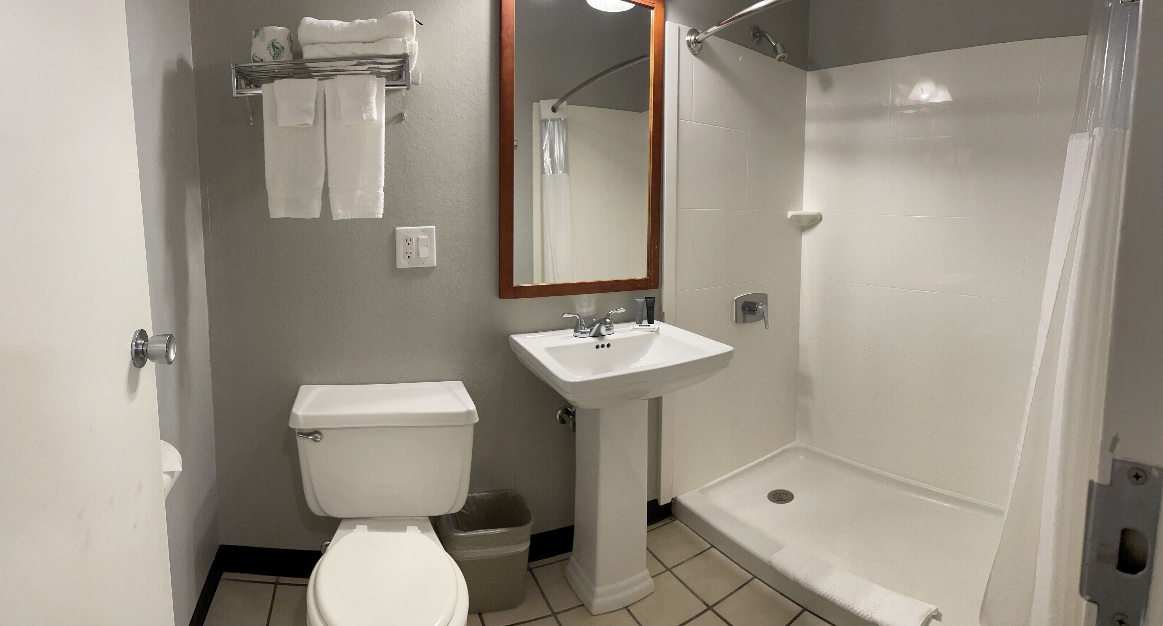 shower, free toiletries, hair dryer, towels