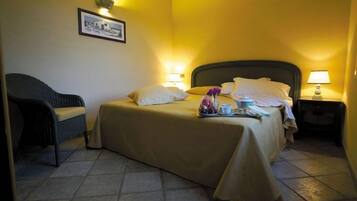 Una cassaforte in camera, culle/letti per bambini (gratuiti)