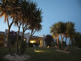 Fachada del alojamiento - Noche